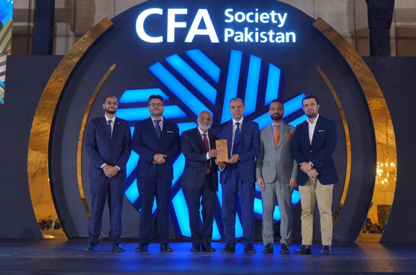Meezan Bank Receives the 'Best Bank of the Year - Large Size Banks' Award from CFA Society Pakistan